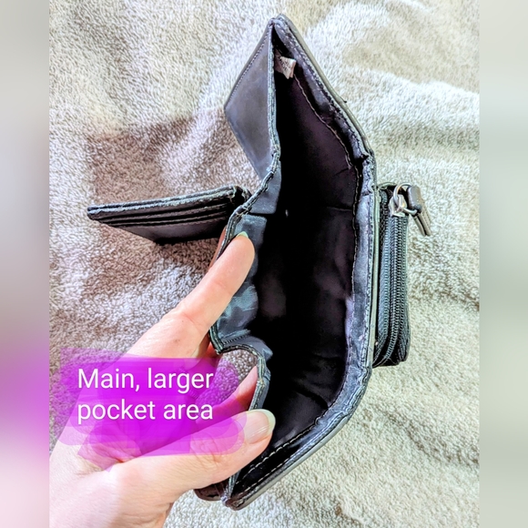 d-fusion brand, grey colour tri fold small wallet, lots of space, GUC - Picture 14 of 14